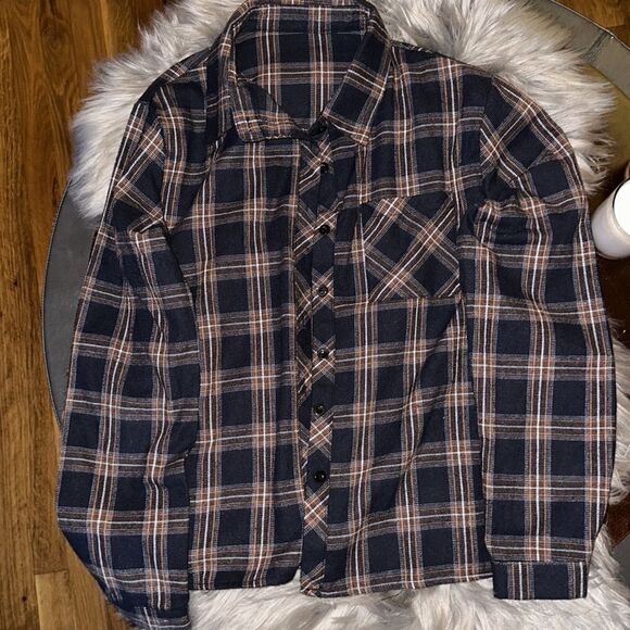 Romwe plaid button front pocket shirt. Size small. NWOT - Picture 4 of 5